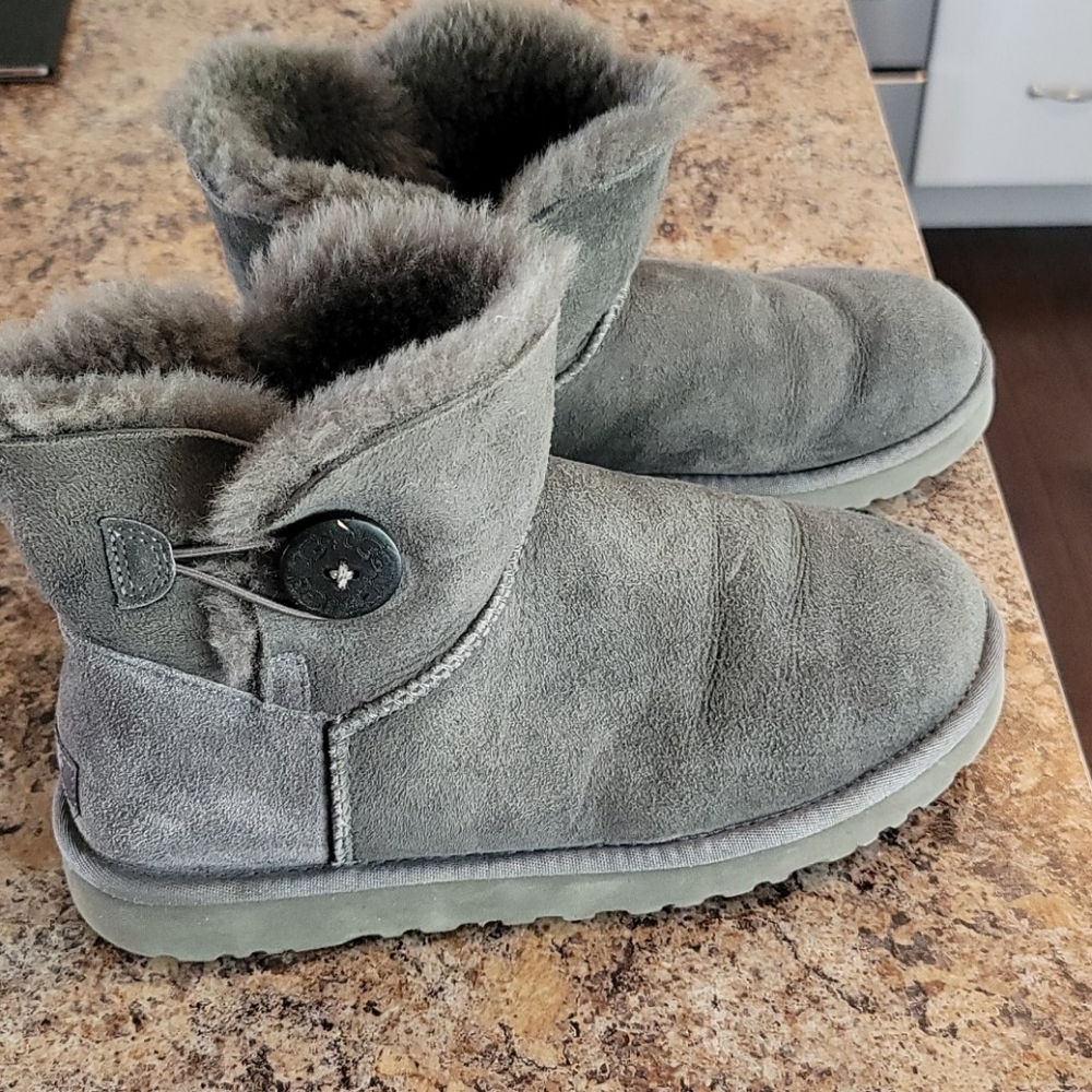 Grey mini uggs